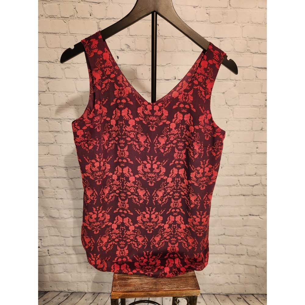 CABI Women's‎ Sleeveless Blouse Sz Small Maroon/red Cameo Print Split Back - Picture 2 of 6